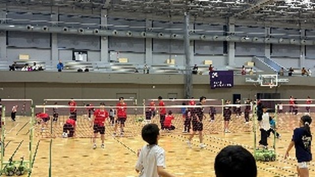 バドミントン教室 ~大学生と一緒にバドミントンの面白さを感じよう~