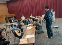 はじめてのアコギ体験　～ギターに触れてみよう～